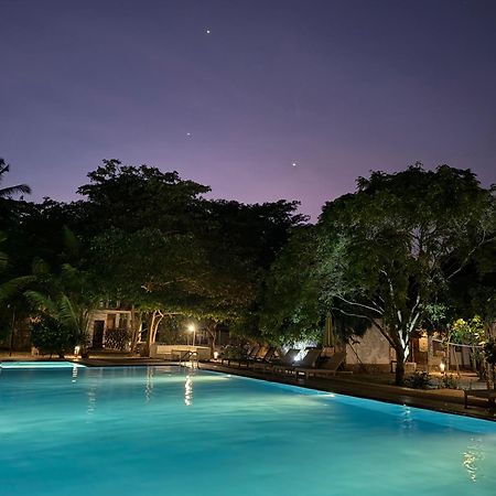 Hotel 4 U Saliya Garden Анурадхапура Екстер'єр фото